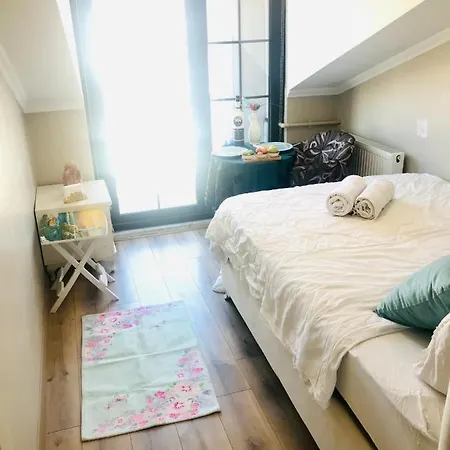 Homestay Levent Shine Residence